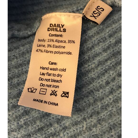 Daily Drills Blue Short Sleeve Single Button Cardigan Sweater XS/S - Picture 8 of 8